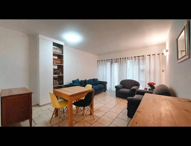 2 BEDROOM TOWNHOUSE FOR SALE IN LA ROCHELLE